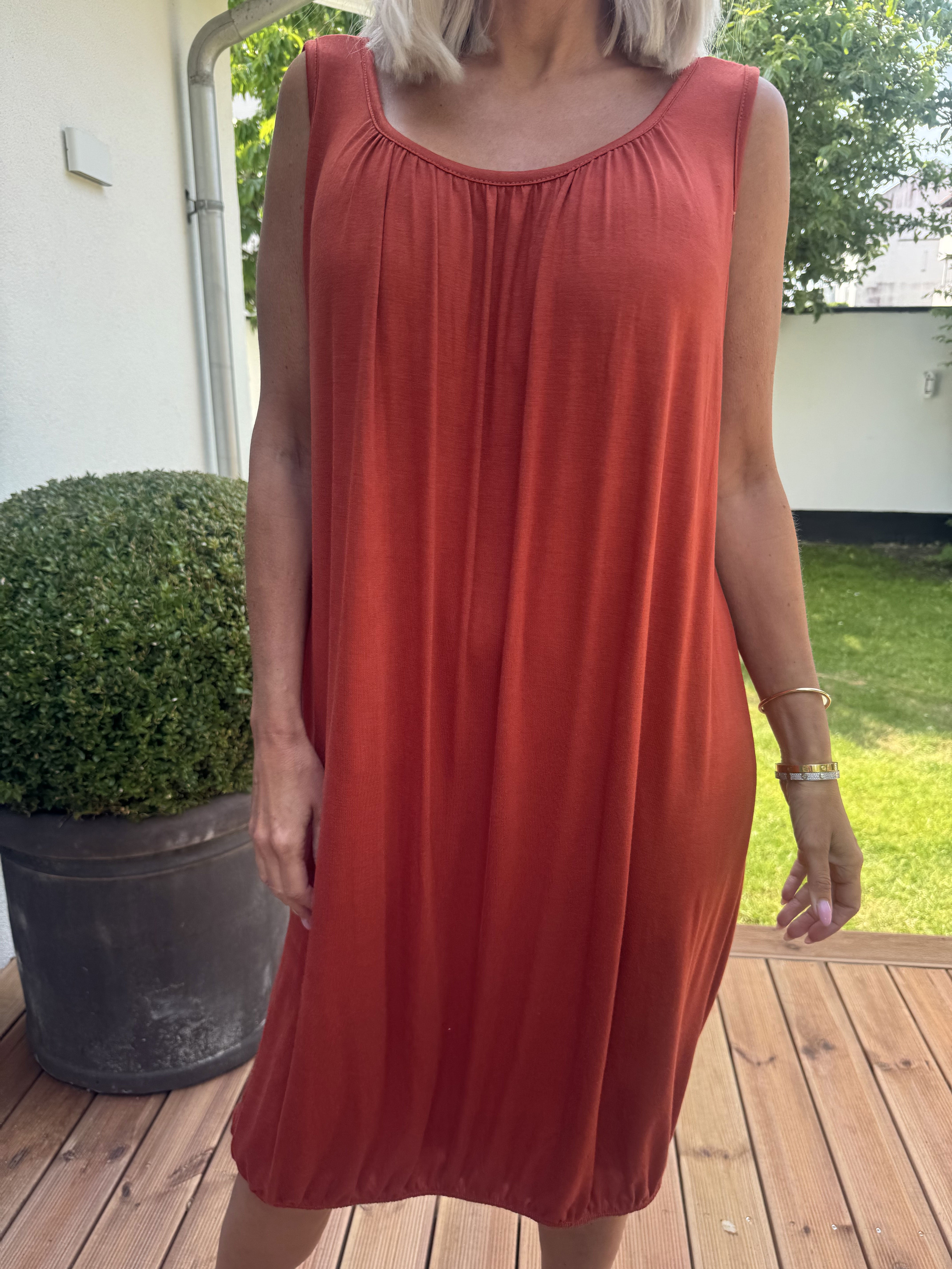 Miracle Sleeveless Dress - Basic klänning i viskos med resår nedtill